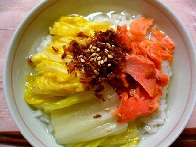 鮭と白菜漬物のお茶漬け《有機ごまのせ》
